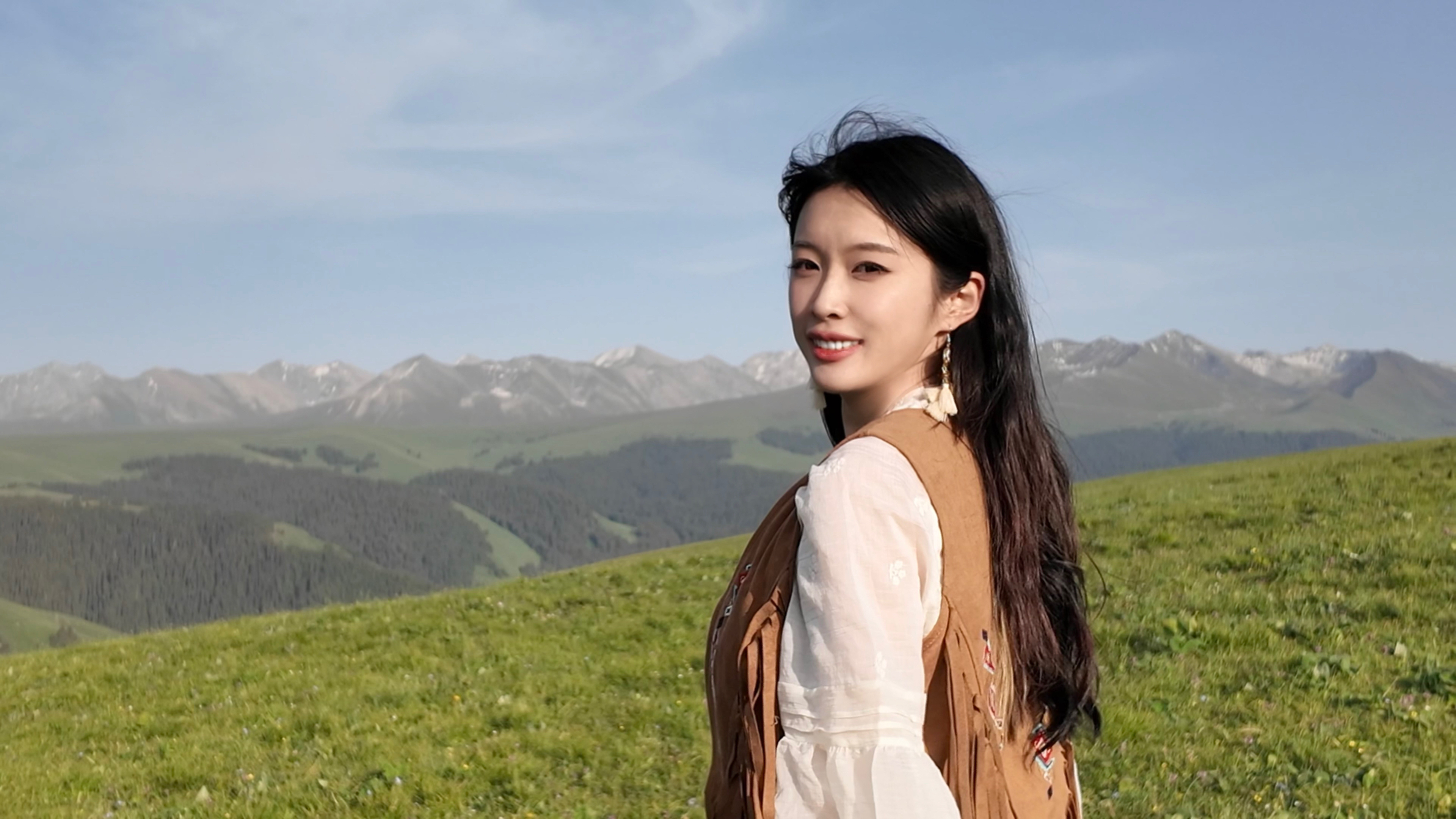Portrait of Jieru Wang outdoors