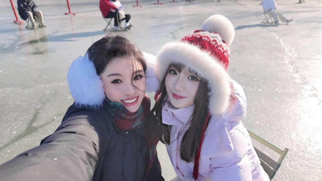 Jieru Wang ice skating